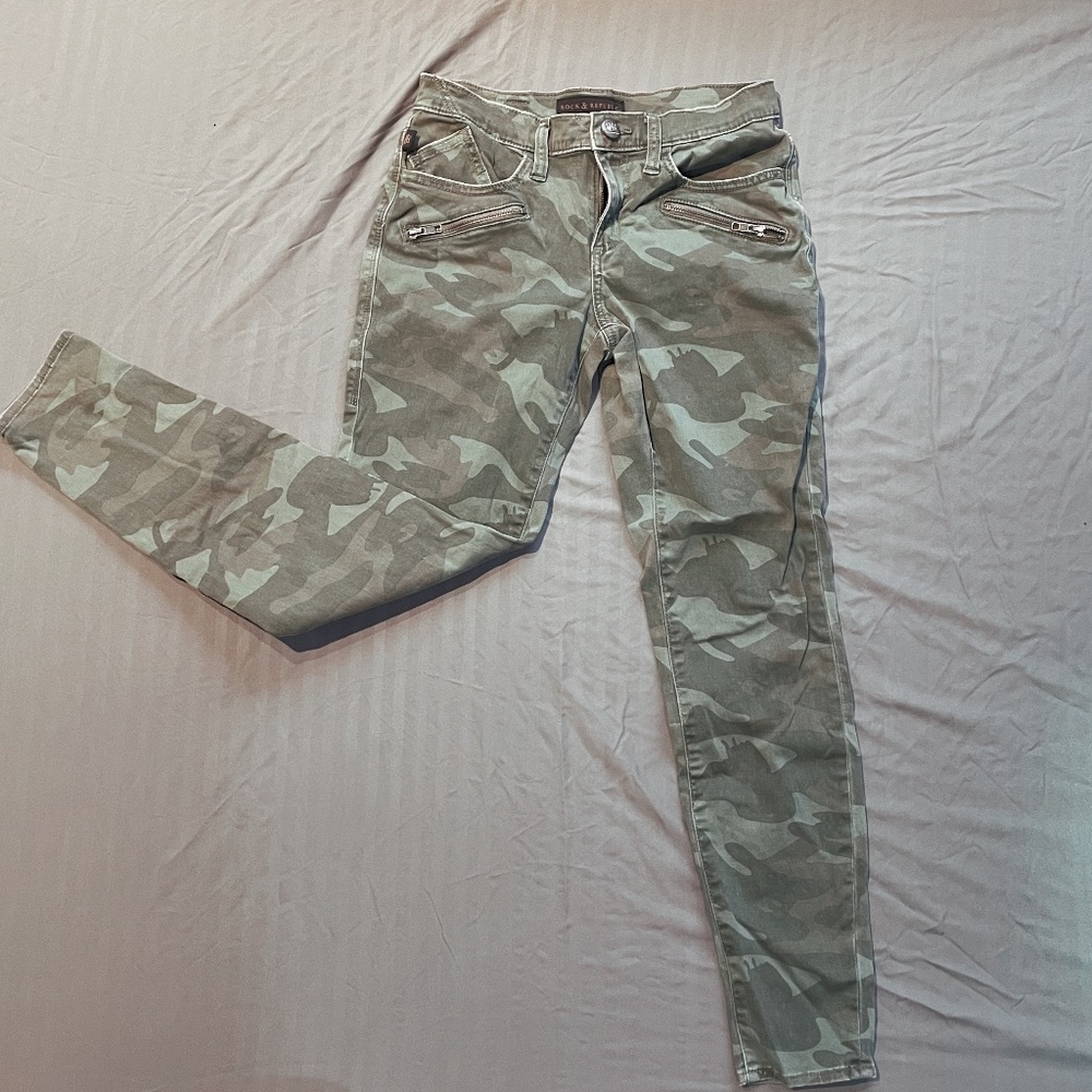 Rock & Republic Camo Ankle Jeggings